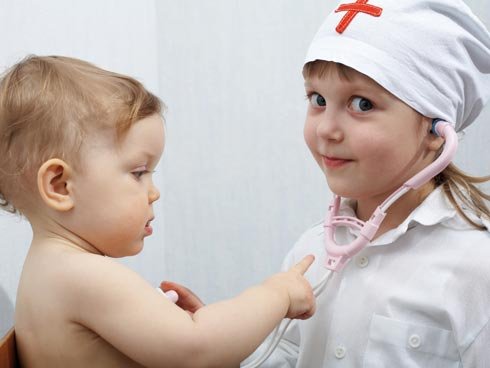 Le-has-pillado-jugando-a-los-medicos_reference