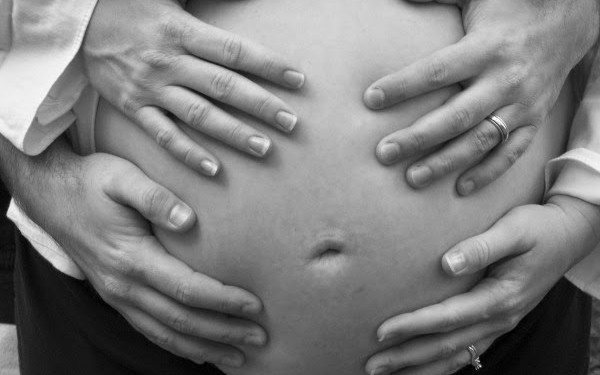 sabias-que-estar-embarazada-es-contagioso
