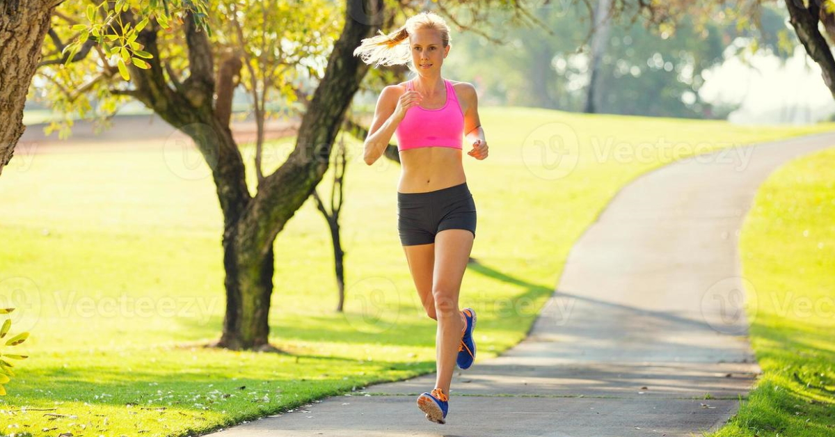 la mejor franja horaria para realizar deporte y así perder peso son las mañanas.