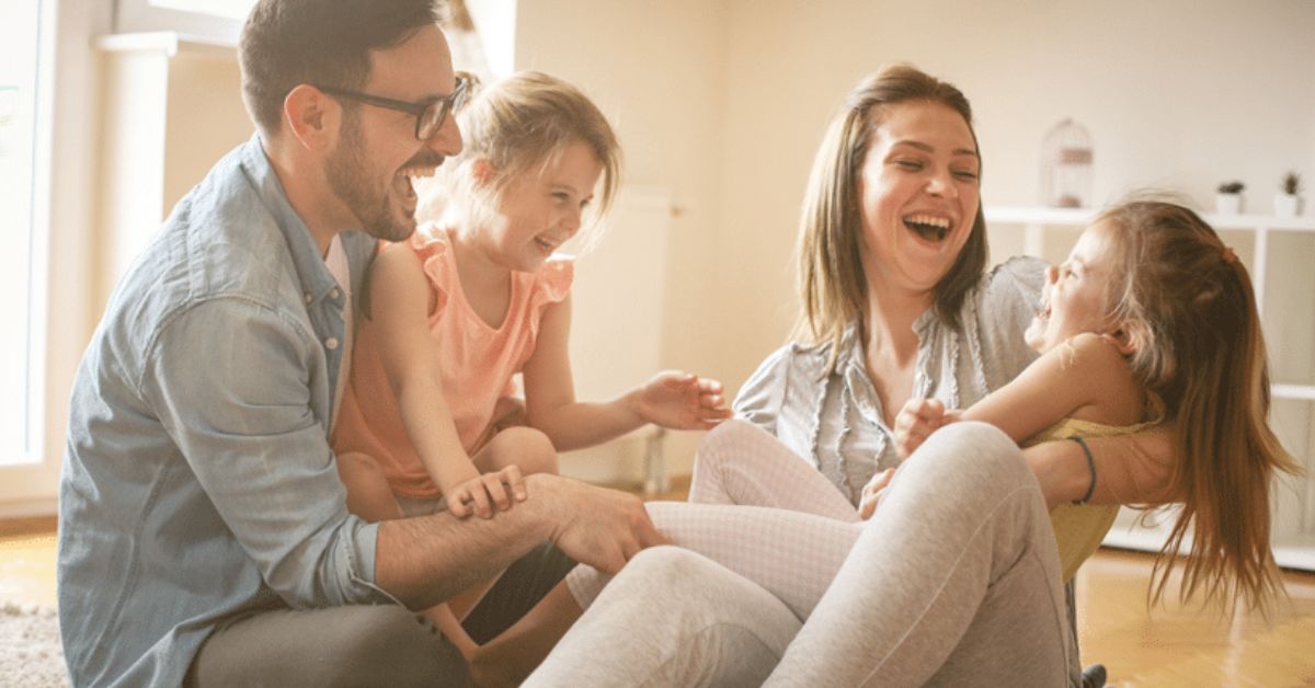 La oferta para familias en los seguros de Unicaja incluye seguros de ahorro infantil